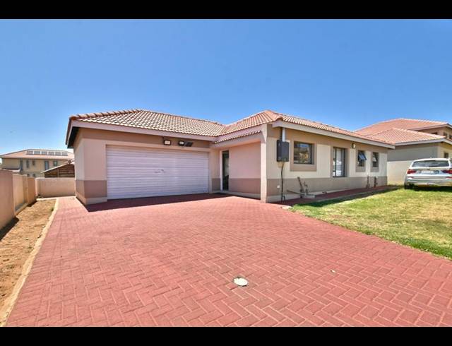 3 BEDROOM HOUSE FOR SALE IN SONNEVELD
